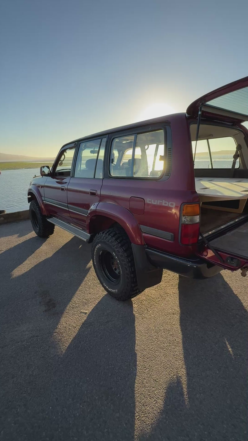 Load and play video in Gallery viewer, BamBed - (Land Cruiser 80)
